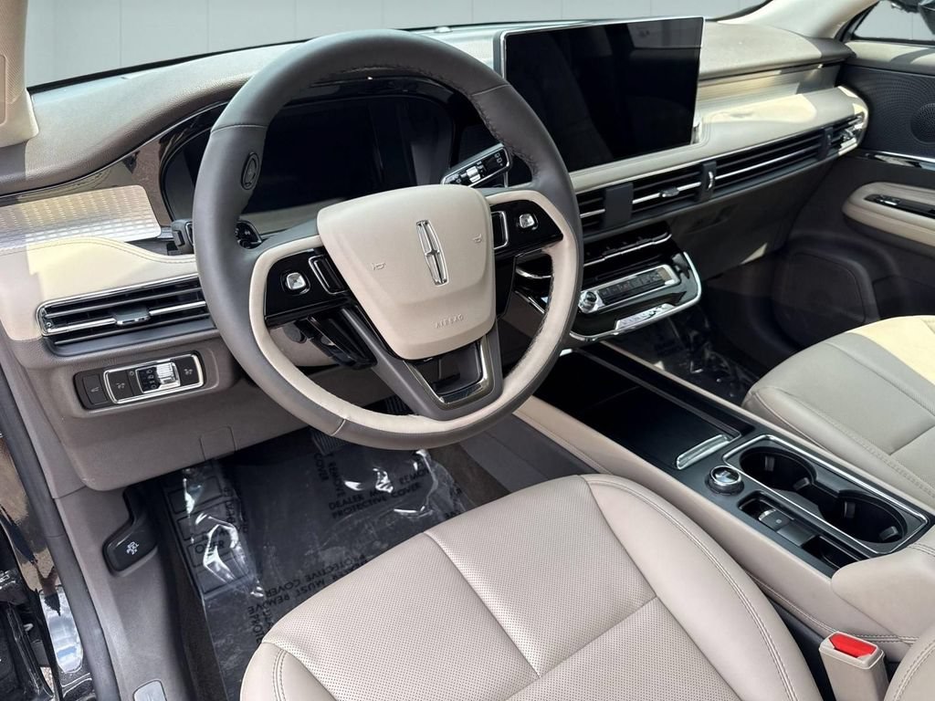 Certified 2023 Lincoln Corsair FWD w/ Equipment Group 101A image 11