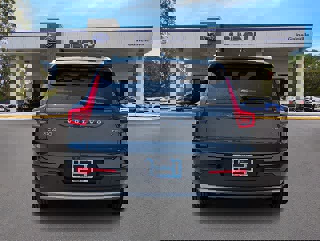 Used 2021 Volvo XC40 T5 Momentum w/ Protection Package Premier image 5