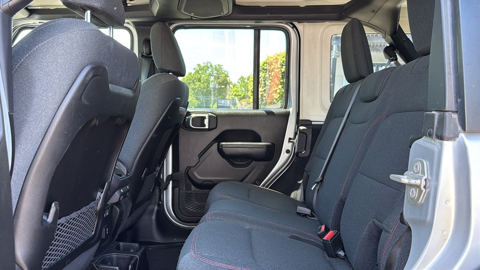 Used 2024 Jeep Wrangler Unlimited Rubicon AWD/4WD image 23