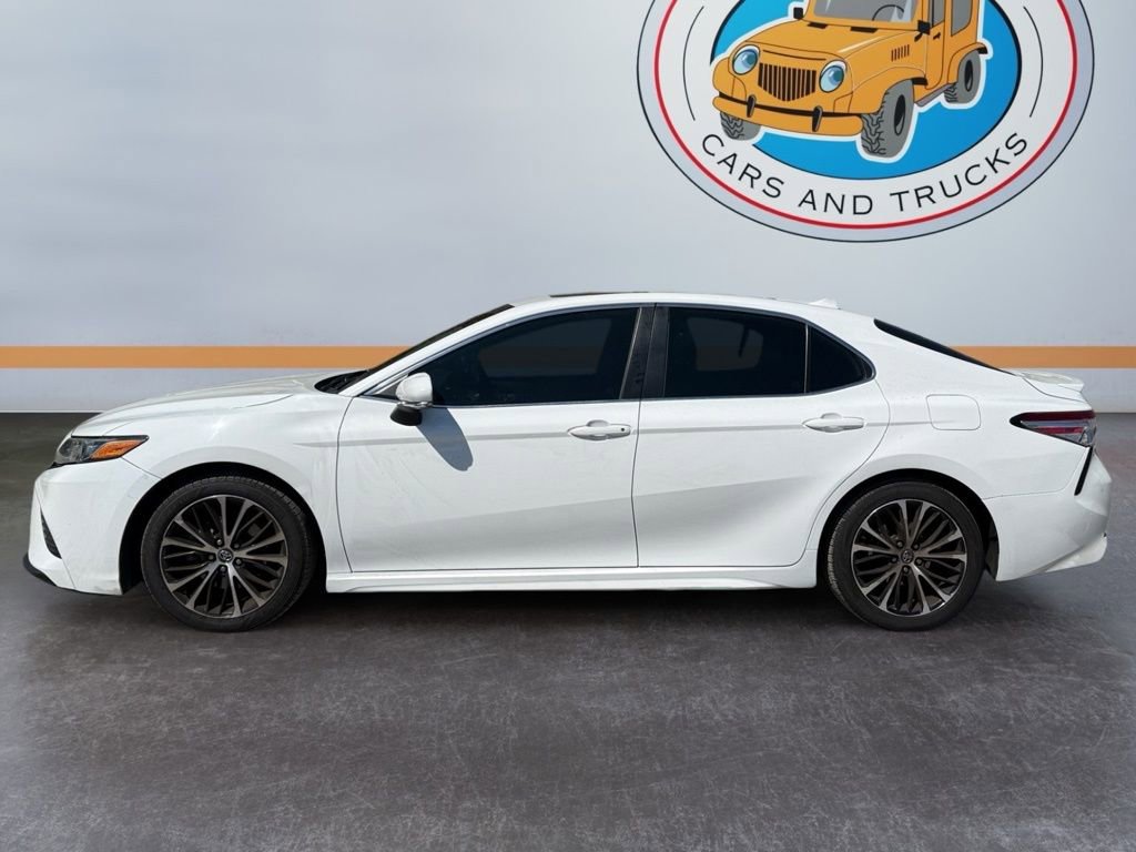 Used 2020 Toyota Camry SE w/ Convenience Package image 3
