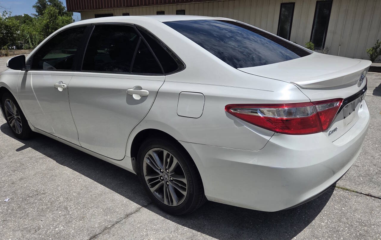 Used 2017 Toyota Camry SE FWD image 6
