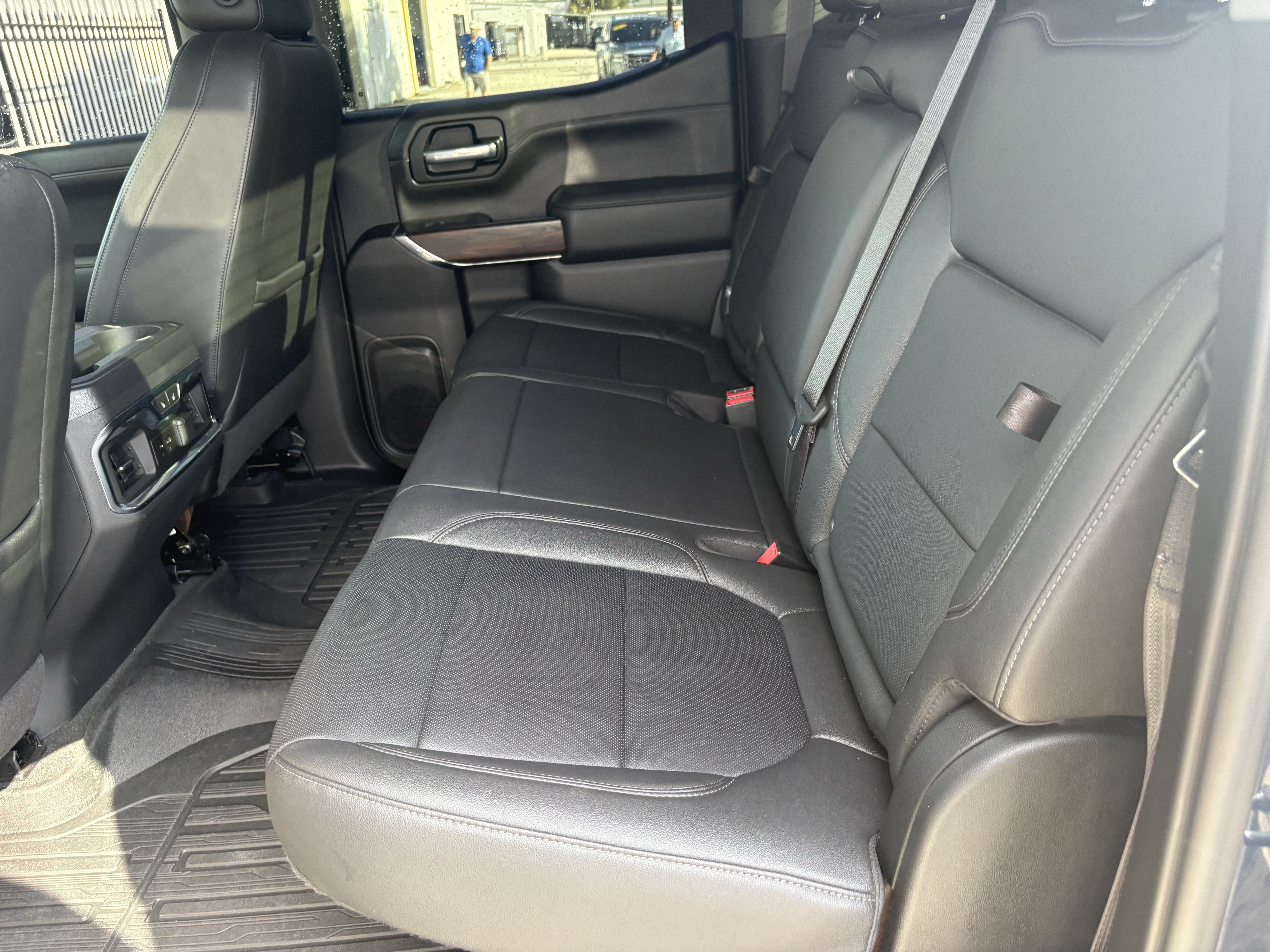 Used 2021 GMC Sierra 1500 SLT w/ Technology Package AWD/4WD image 9