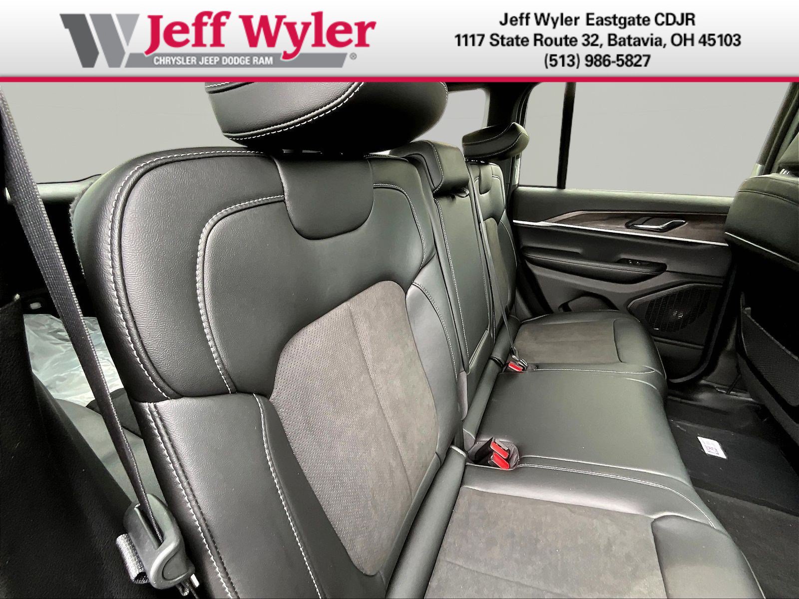 New 2026 Jeep Grand Cherokee Altitude AWD/4WD image 20