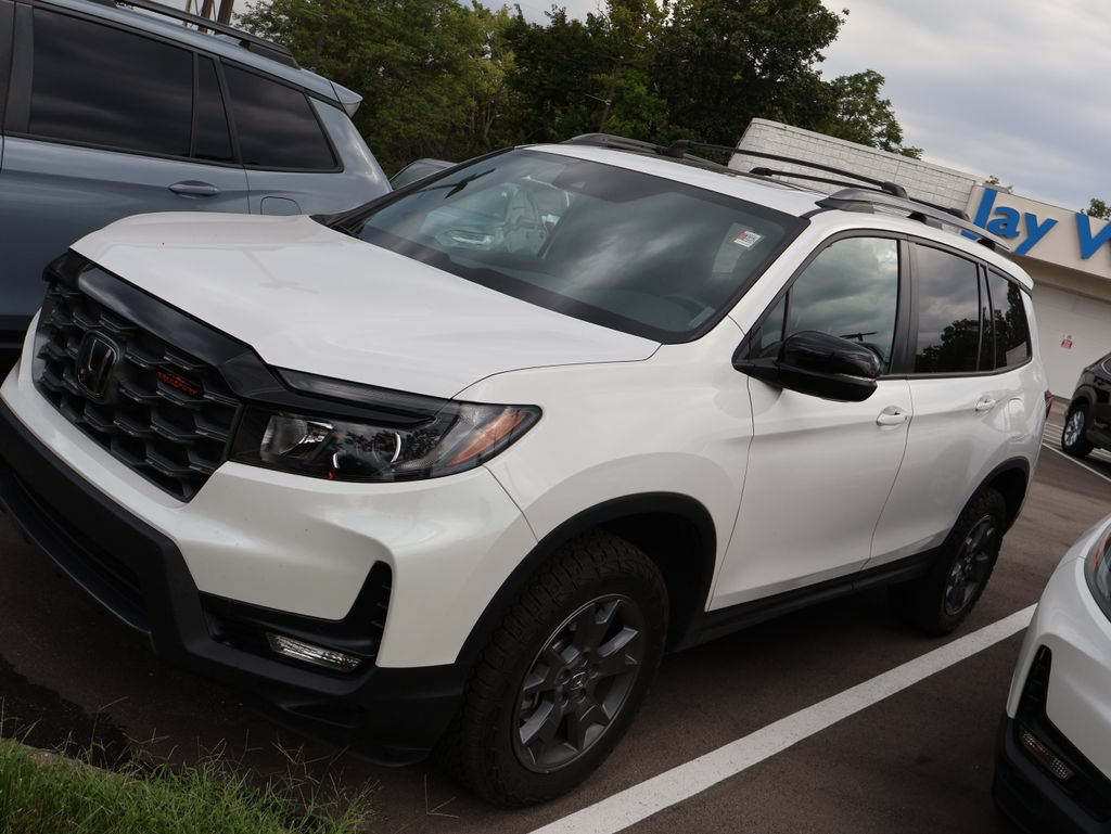 Used 2025 Honda Passport TrailSport image 4