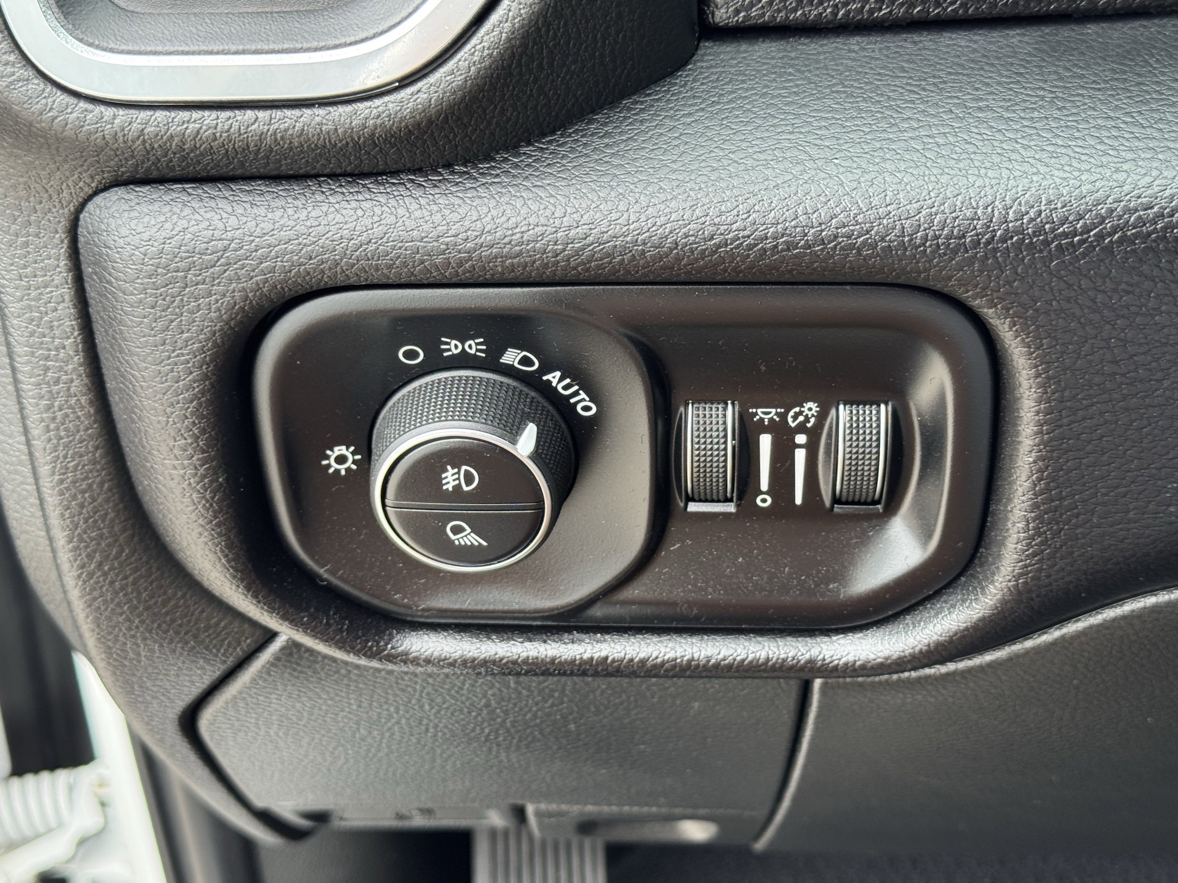 Used 2024 RAM 2500 Laramie AWD/4WD image 25