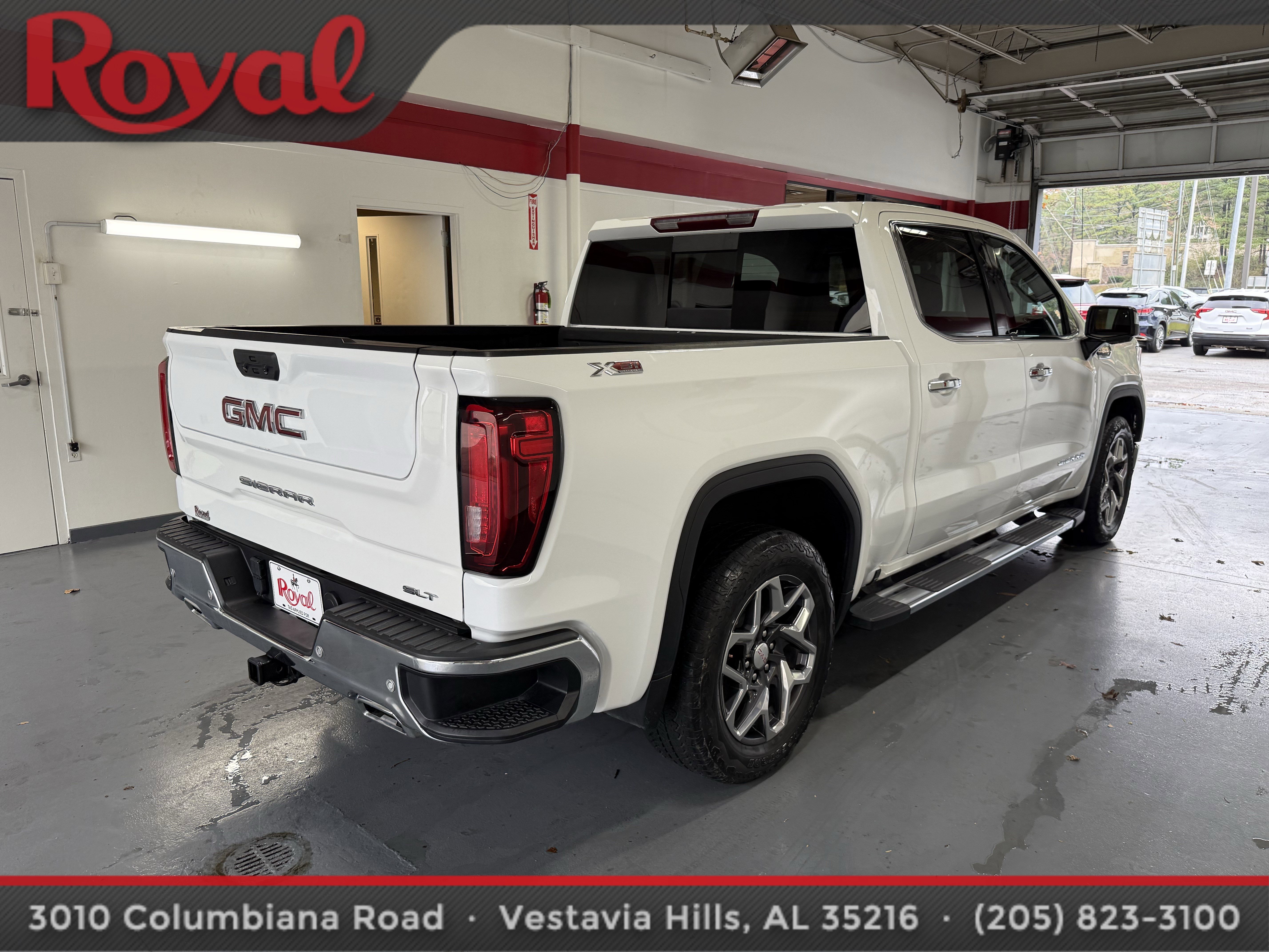 Used 2023 GMC Sierra 1500 SLT w/ SLT Premium Plus Package image 4