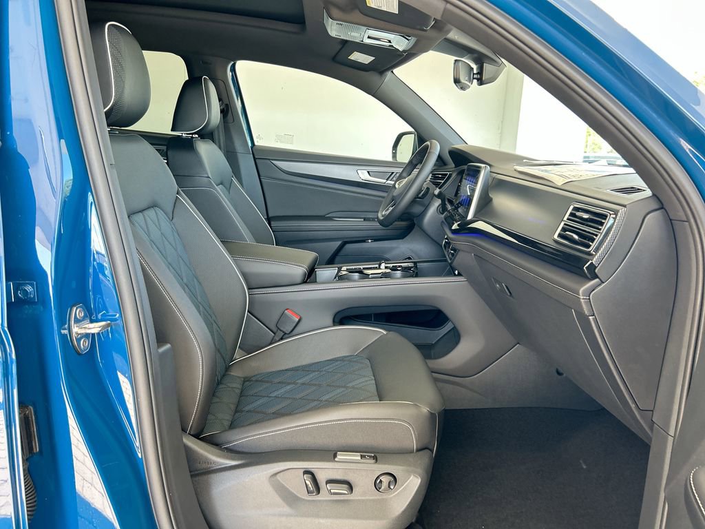 New 2025 Volkswagen Atlas Cross Sport SEL Premium R-Line image 40