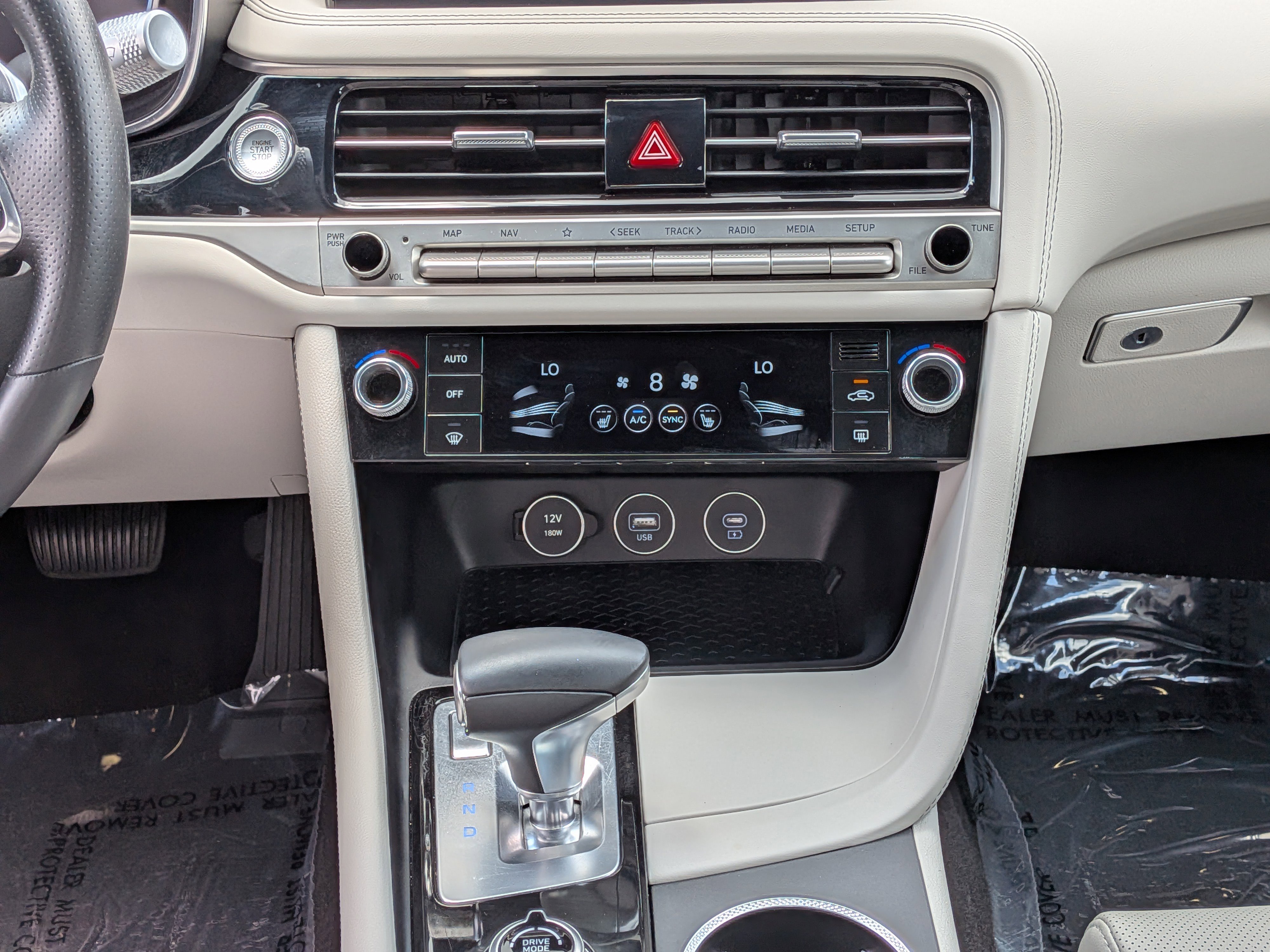 Used 2025 Genesis G70 2.5T RWD image 20