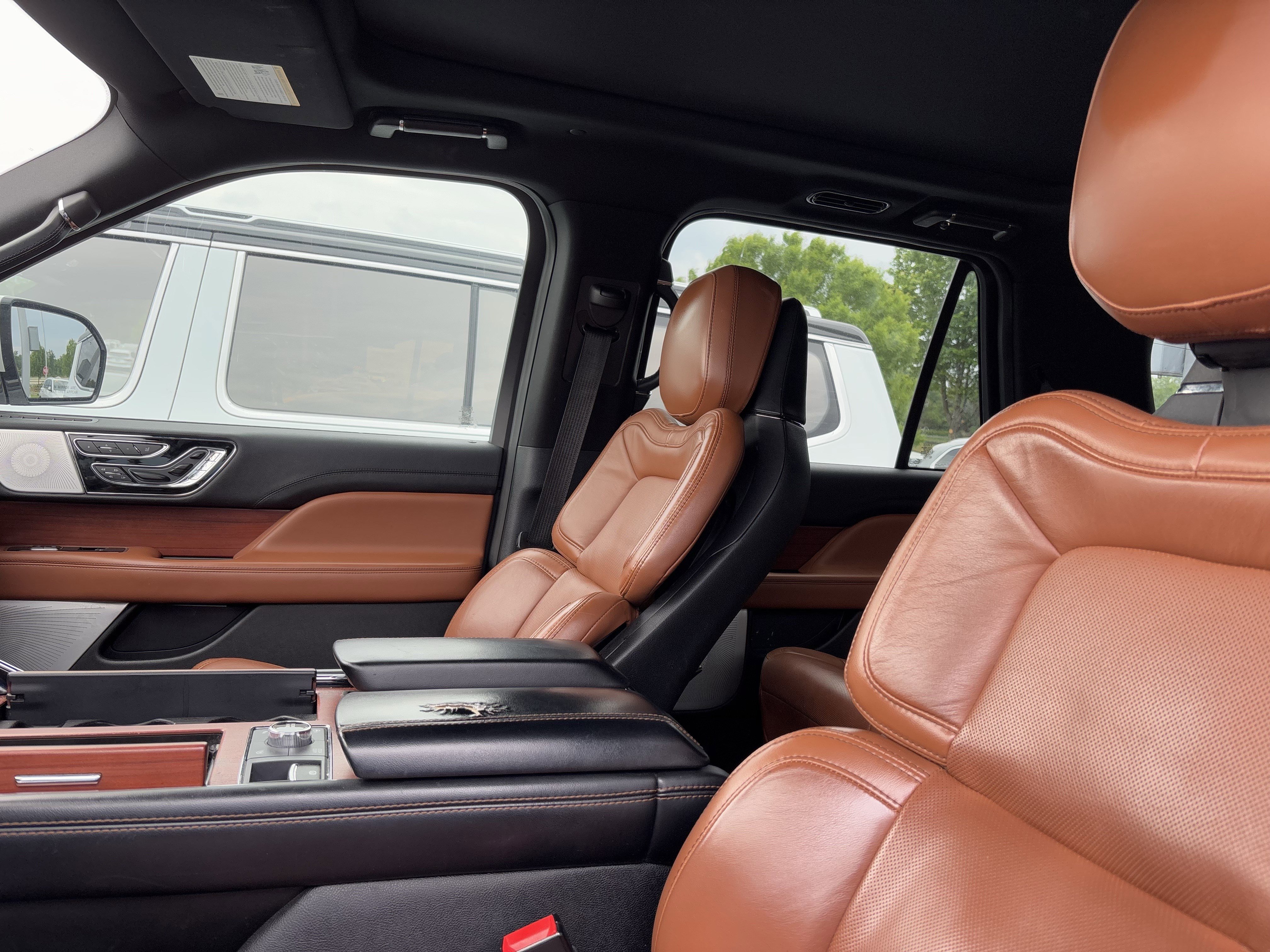 Used 2020 Lincoln Navigator L Reserve w/ Equipment Group 208A Reserve AWD/4WD image 37