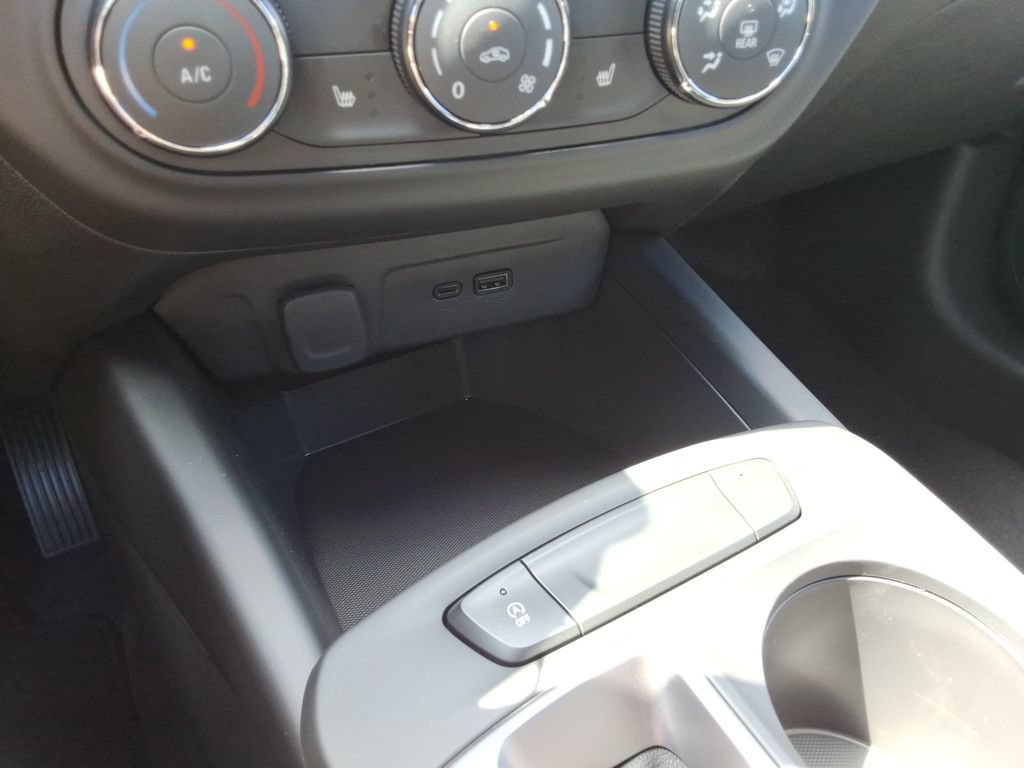 New 2026 Chevrolet Trax RS w/ Sunroof Package FWD image 30