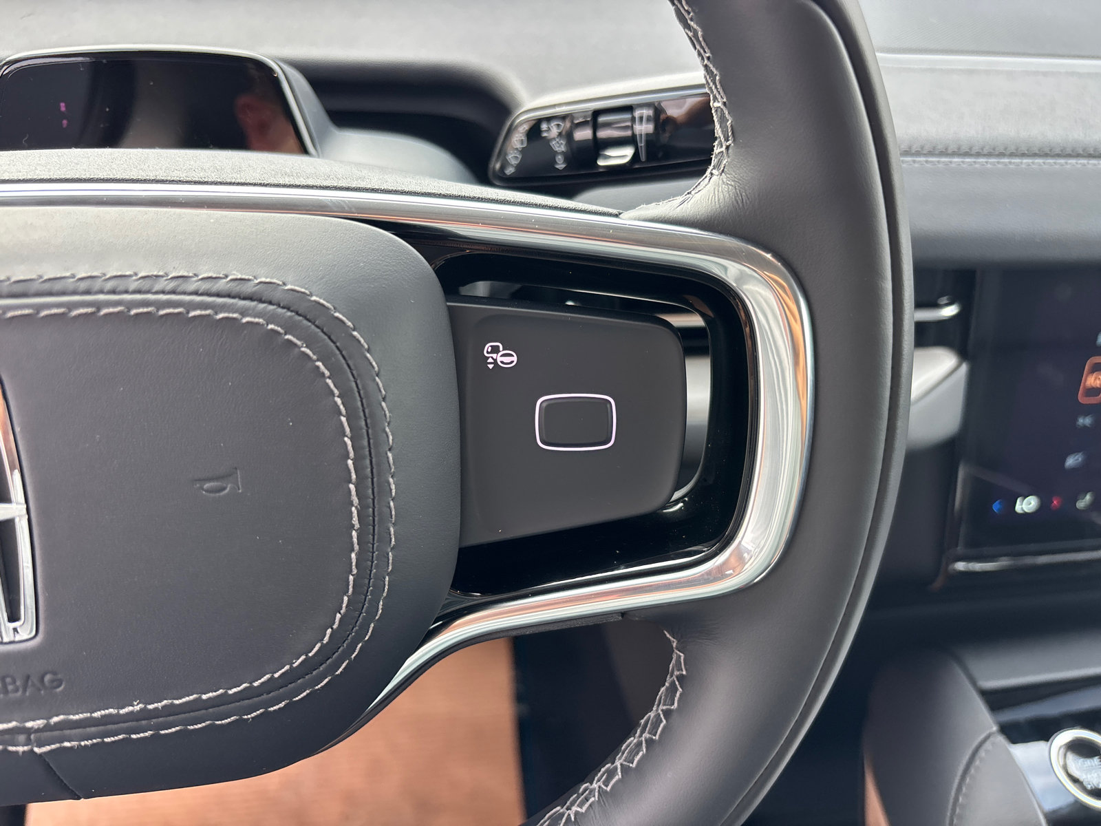 New 2026 Lincoln Navigator Premiere AWD/4WD image 17