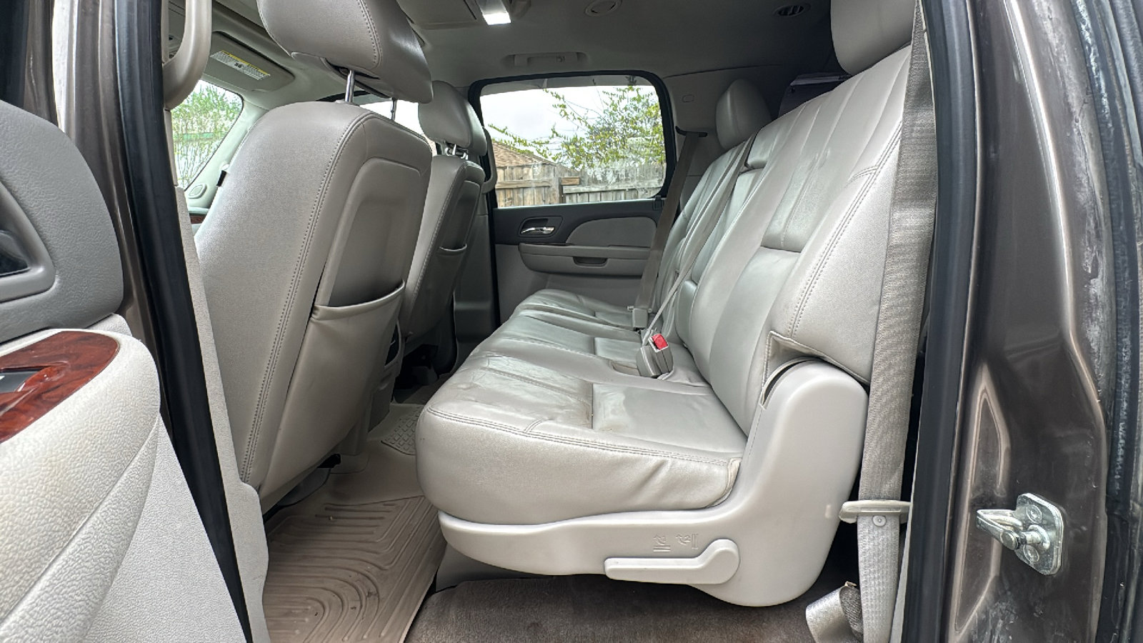 Used 2013 Chevrolet Suburban LT image 14
