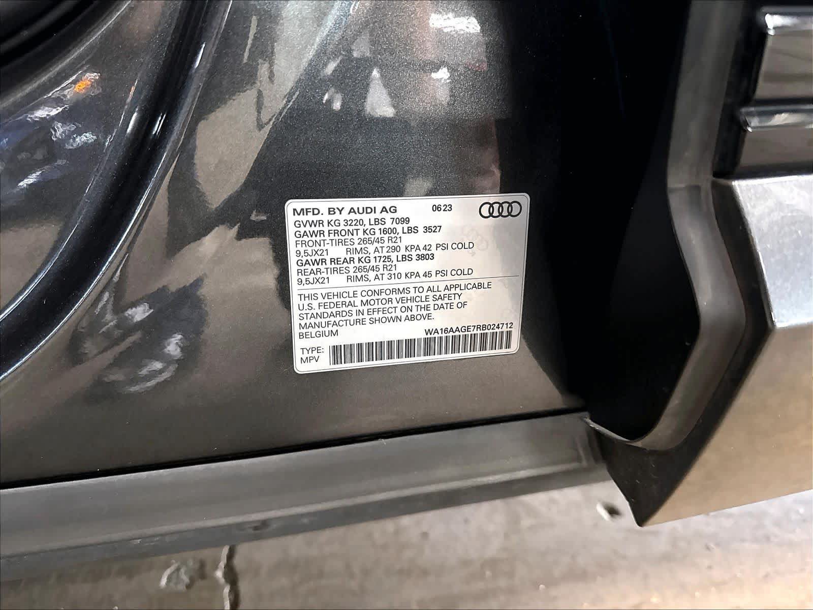 Used 2024 Audi Q8 e-tron Premium Plus AWD/4WD image 36