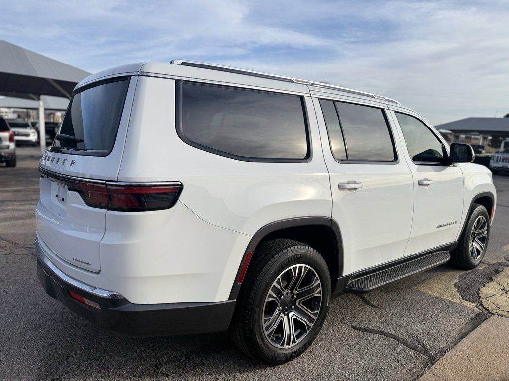 Used 2022 Jeep Wagoneer Series III w/ Flexible Seating Group image 4