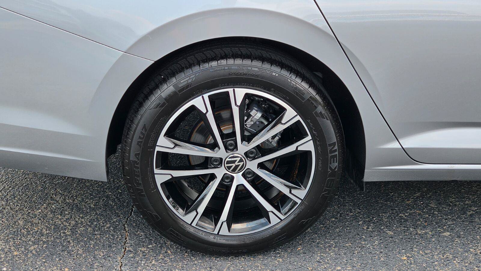 Certified 2025 Volkswagen Jetta Sport FWD image 17