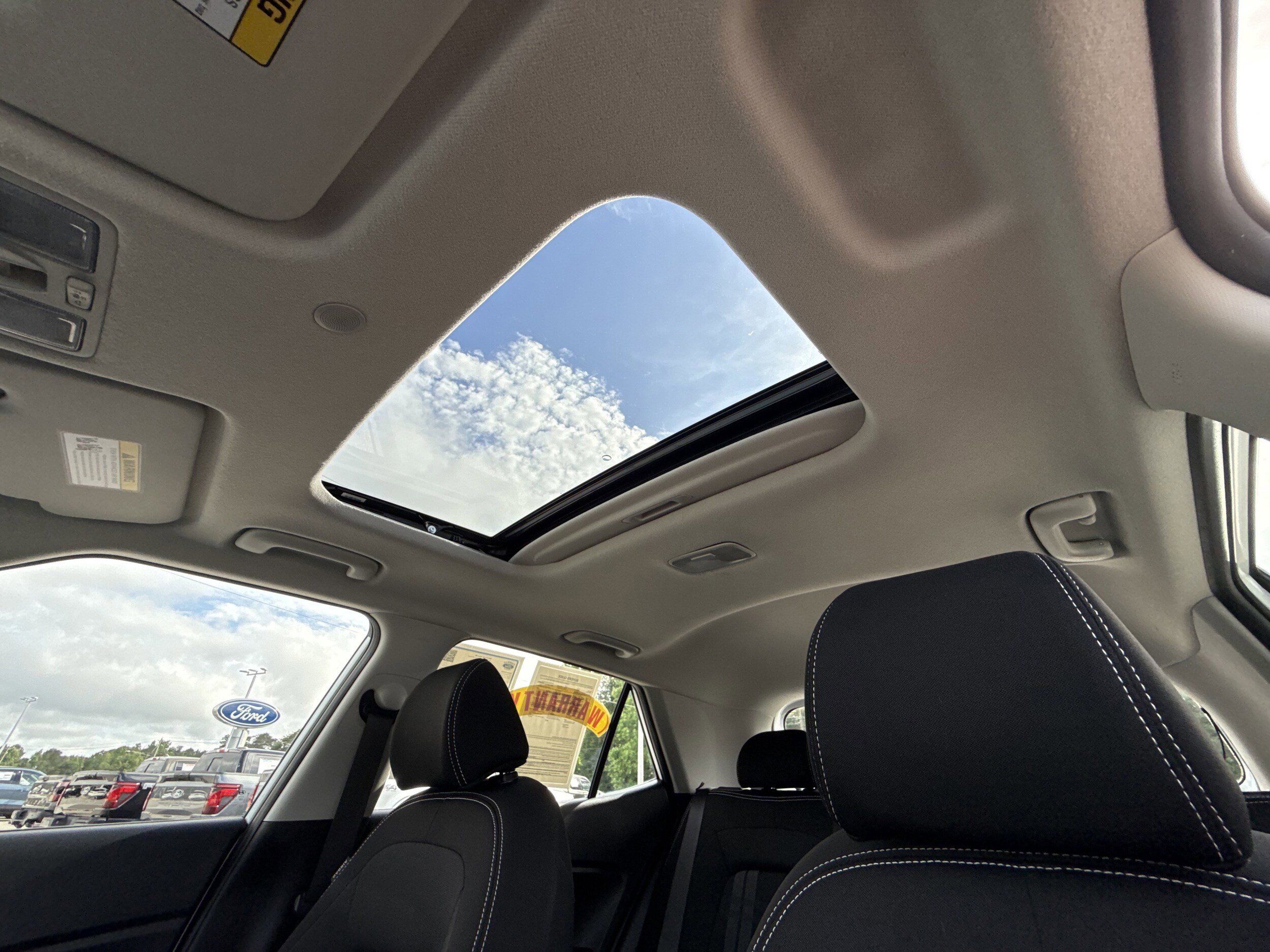 Used 2025 Hyundai Venue SEL FWD image 19