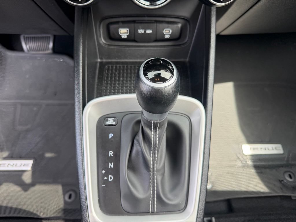 Used 2024 Hyundai Venue SEL FWD image 38