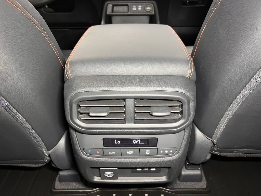 Used 2025 Honda Pilot TrailSport image 22