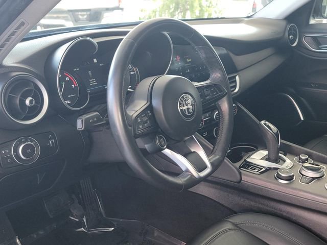 Used 2021 Alfa Romeo Giulia Ti w/ Nero Edizione image 8