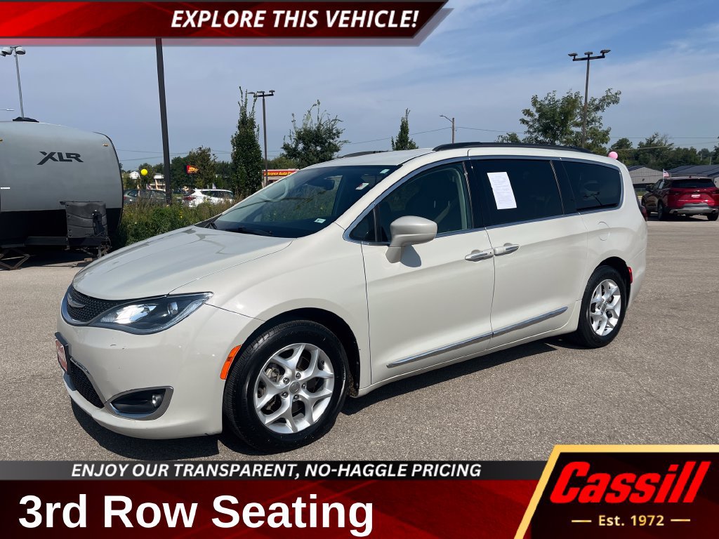 Used 2017 Chrysler Pacifica Touring-L w/ Tire & Wheel Group