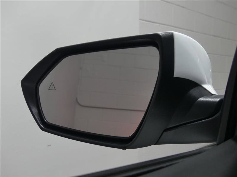 Used 2024 Hyundai Elantra Limited image 13