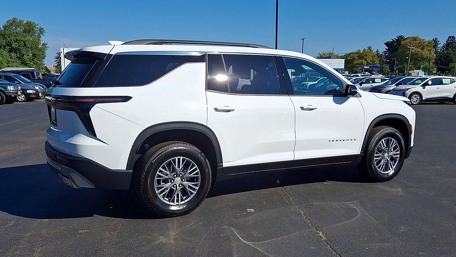 New 2027 Chevrolet Traverse LT w/ Driver Confidence Package AWD/4WD image 3