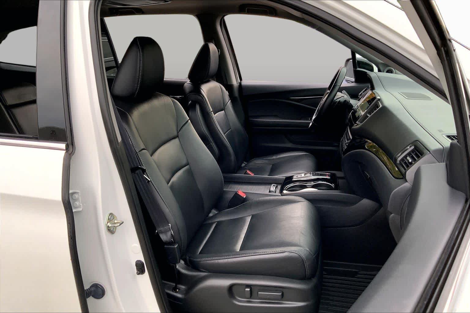 Certified 2020 Honda Pilot Touring image 8