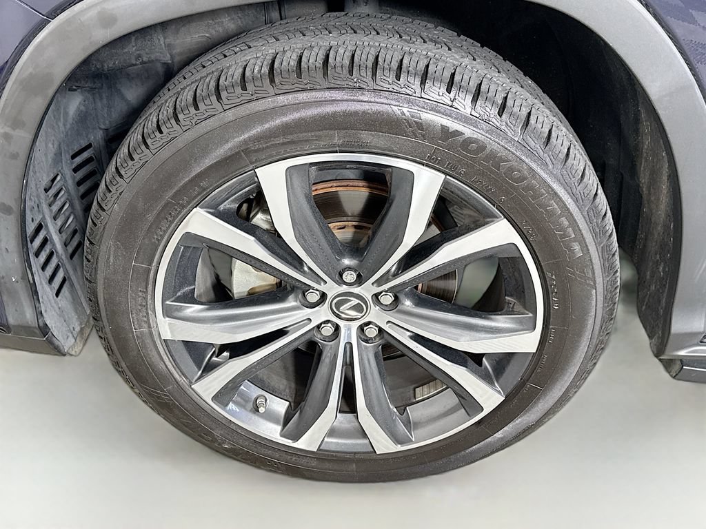 Certified 2020 Lexus RX 350L Premium w/ Premium Package AWD/4WD image 32