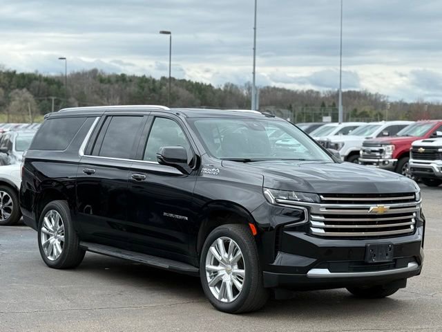 Used 2023 Chevrolet Suburban High Country AWD/4WD image 41