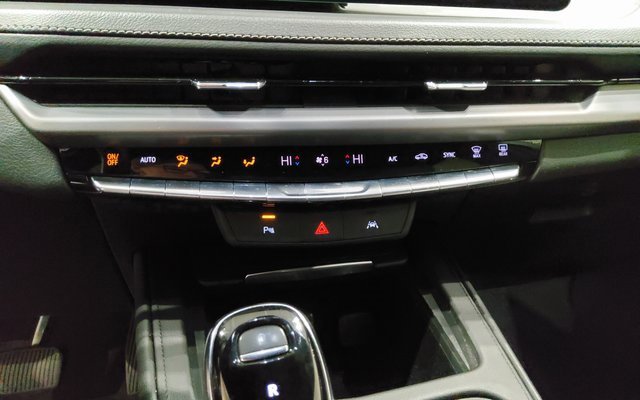 Used 2024 Cadillac XT4 Premium Luxury image 37