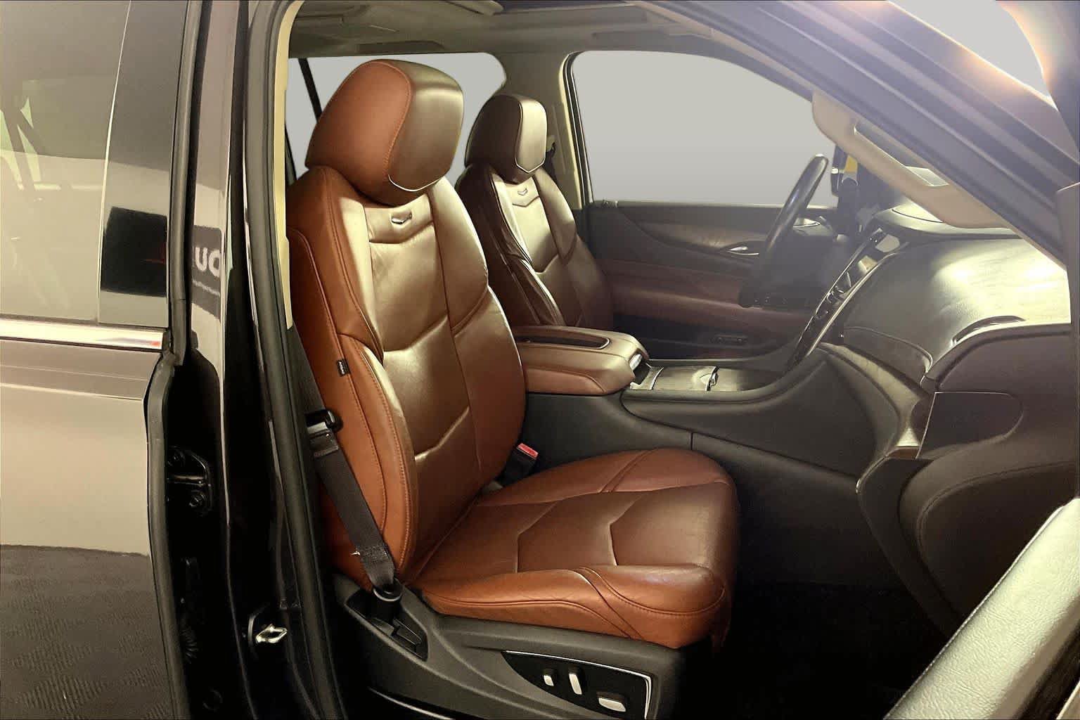 Used 2015 Cadillac Escalade ESV Premium RWD image 9