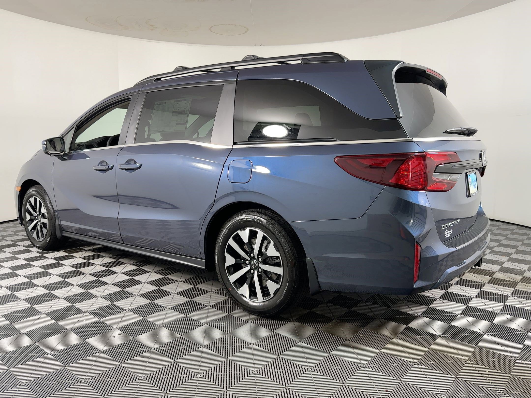 New 2026 Honda Odyssey EX-L image 3