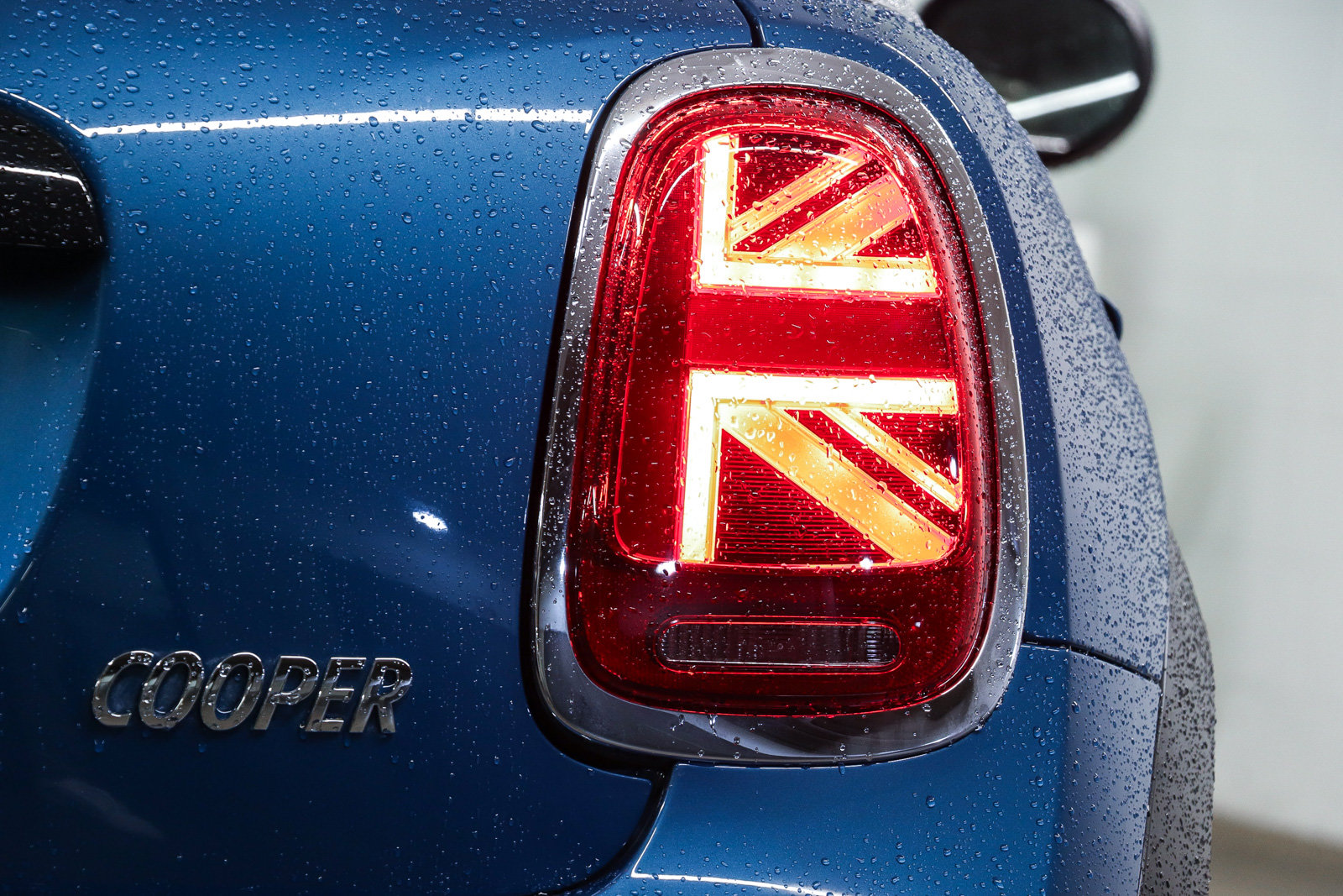 Certified 2023 MINI Cooper 2-Door Hardtop FWD image 7