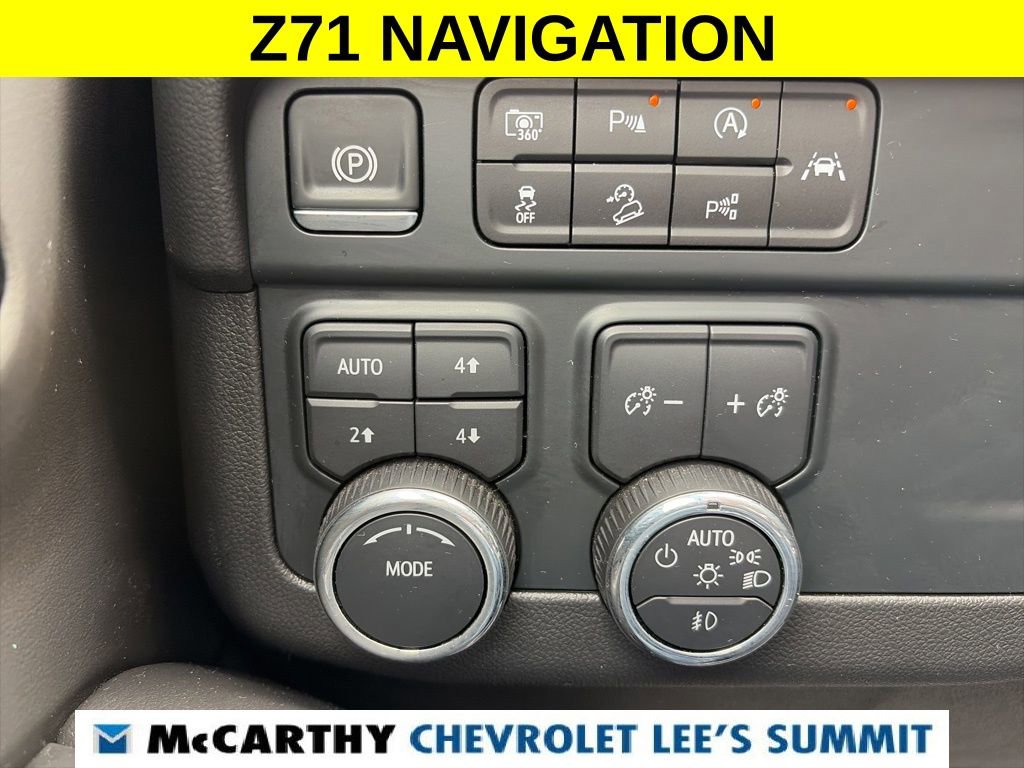 Used 2025 Chevrolet Suburban Z71 AWD/4WD image 9