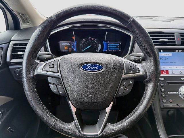 Used 2017 Ford Fusion Titanium FWD image 10