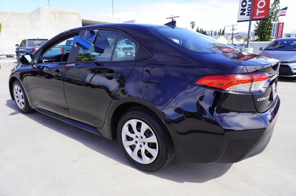 Certified 2025 Toyota Corolla LE image 5