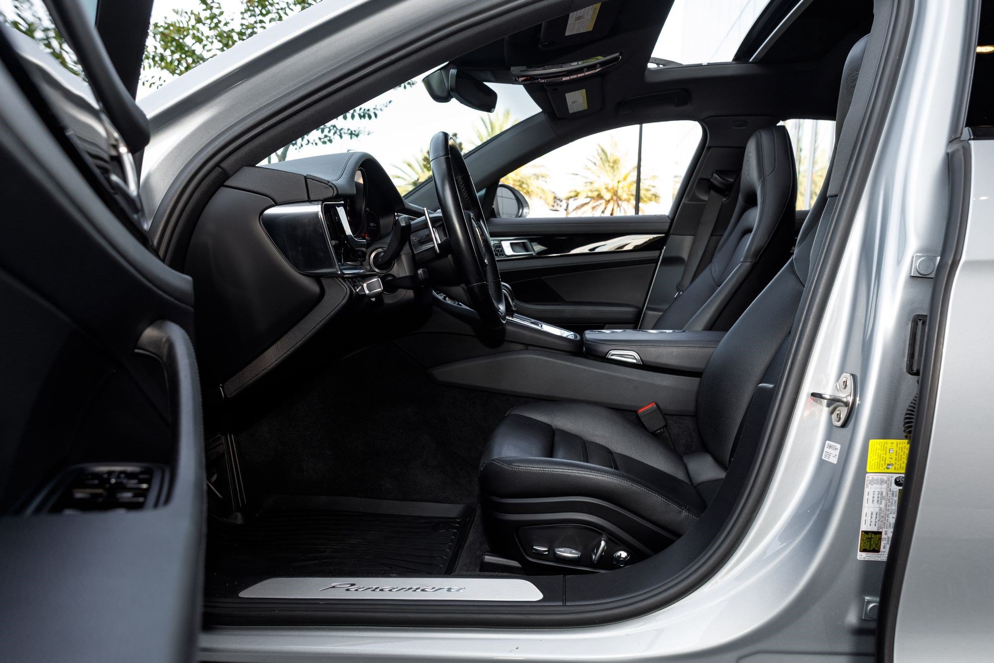 Used 2021 Porsche Panamera image 26
