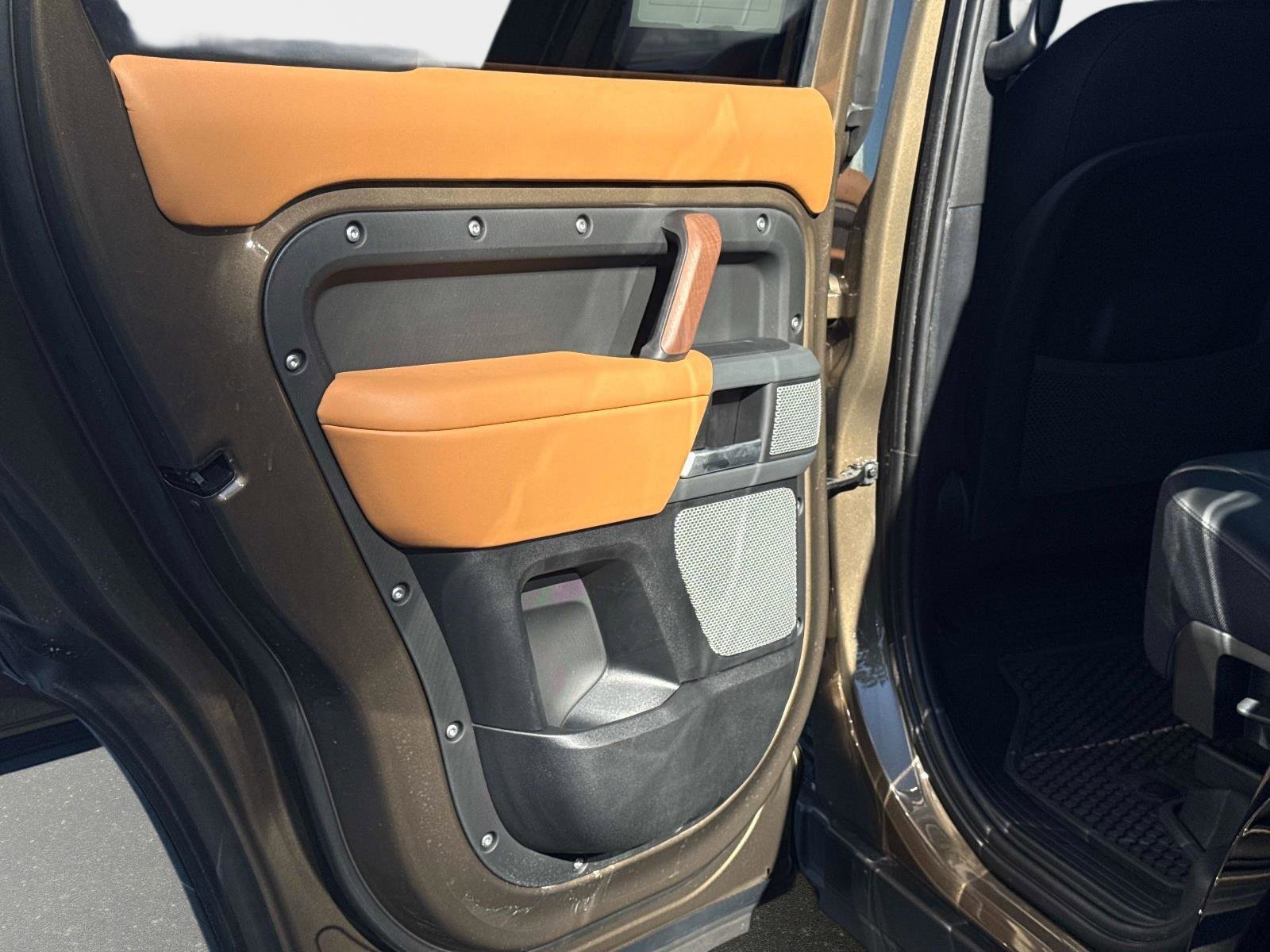 Used 2024 Land Rover Defender 130 X image 12