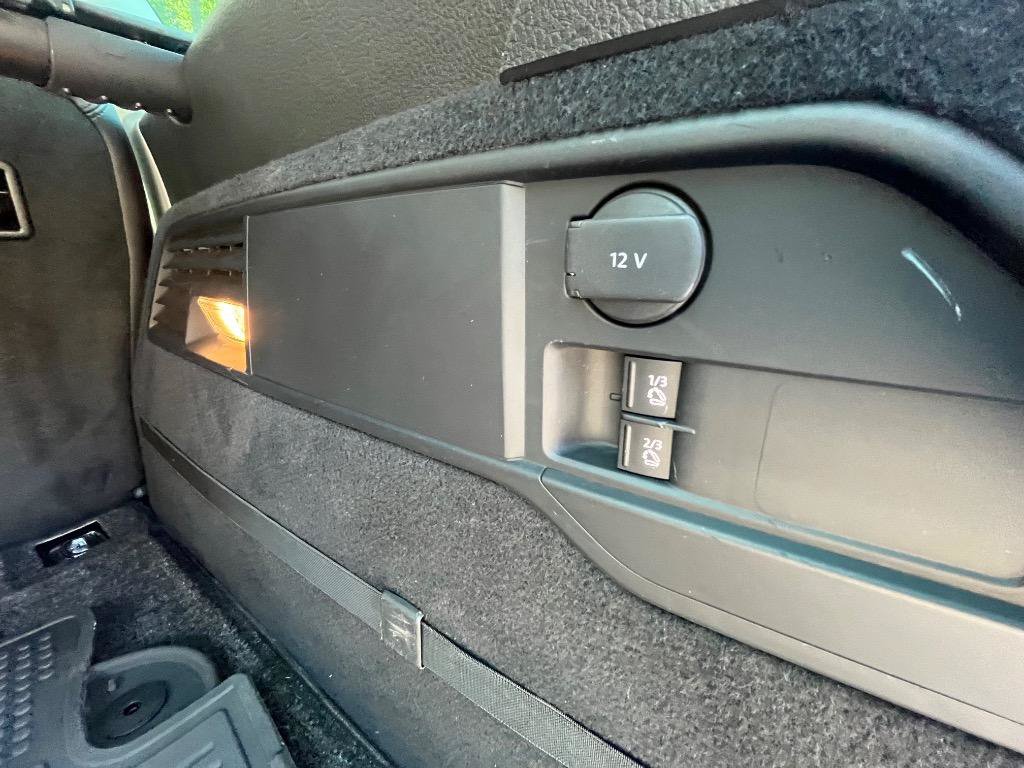 Used 2013 Volkswagen Touareg Executive AWD/4WD image 36