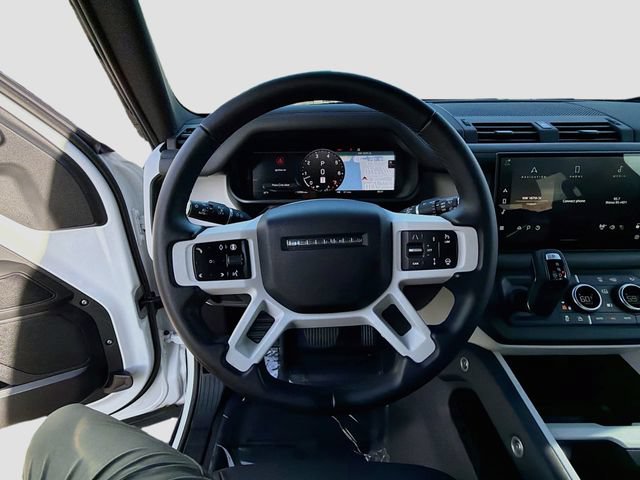 Used 2025 Land Rover Defender 110 X-Dynamic SE AWD/4WD image 11