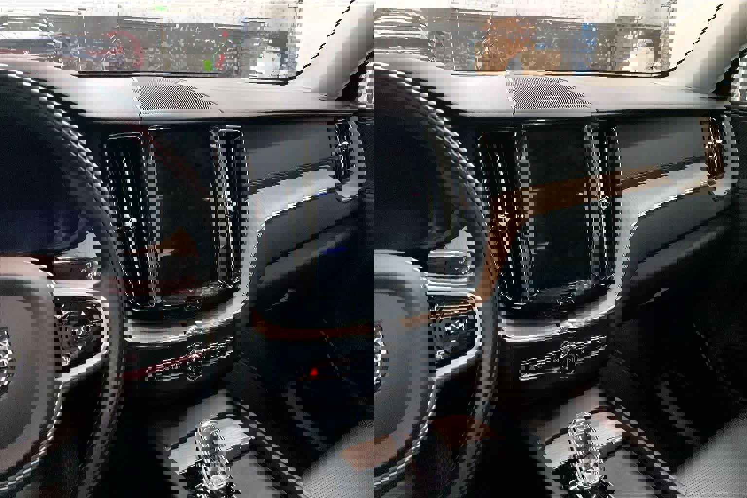 Used 2022 Volvo XC60 B5 Inscription w/ Advanced Package image 9