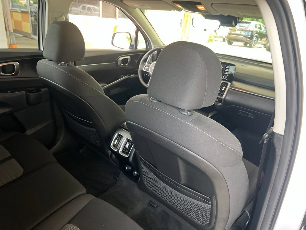 Certified 2022 Kia Sorento LX FWD image 15