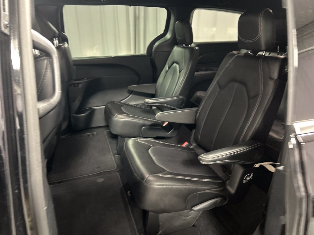 Used 2026 Chrysler Pacifica Select FWD image 23