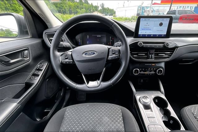 Used 2023 Ford Escape Active w/ Cold Weather Package FWD image 5