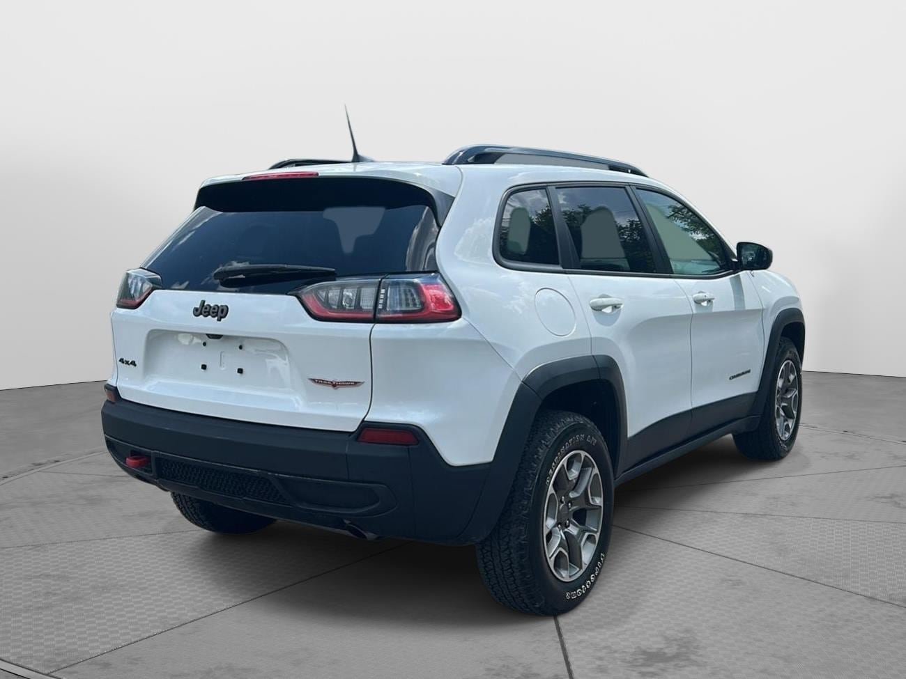 Used 2022 Jeep Cherokee Trailhawk AWD/4WD image 6
