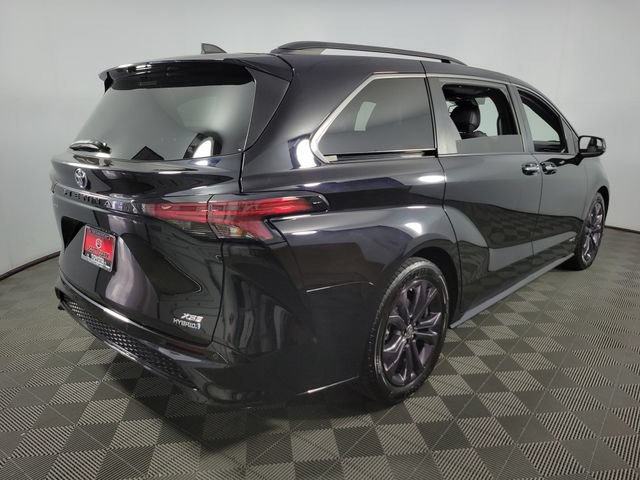 Used 2021 Toyota Sienna XSE w/ XSE Plus Package FWD image 8