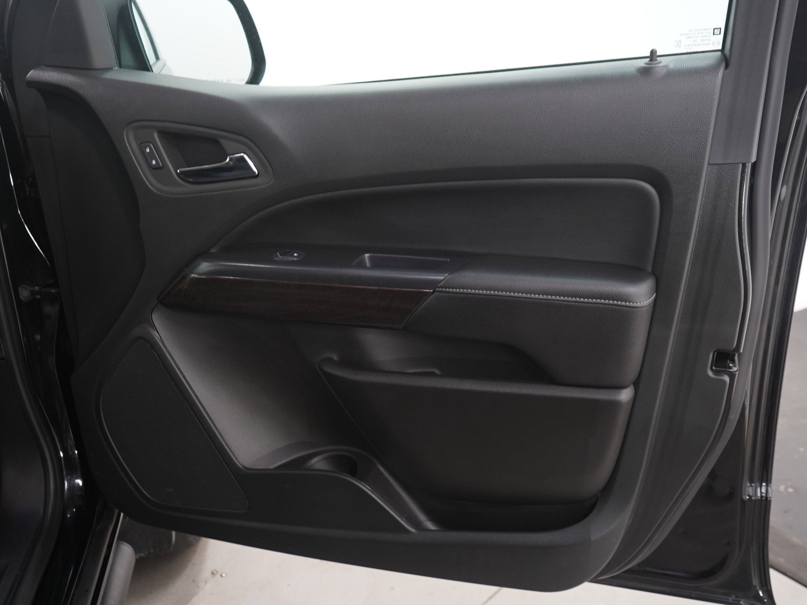 Used 2022 GMC Canyon Elevation w/ Elevation Premium Package AWD/4WD image 12