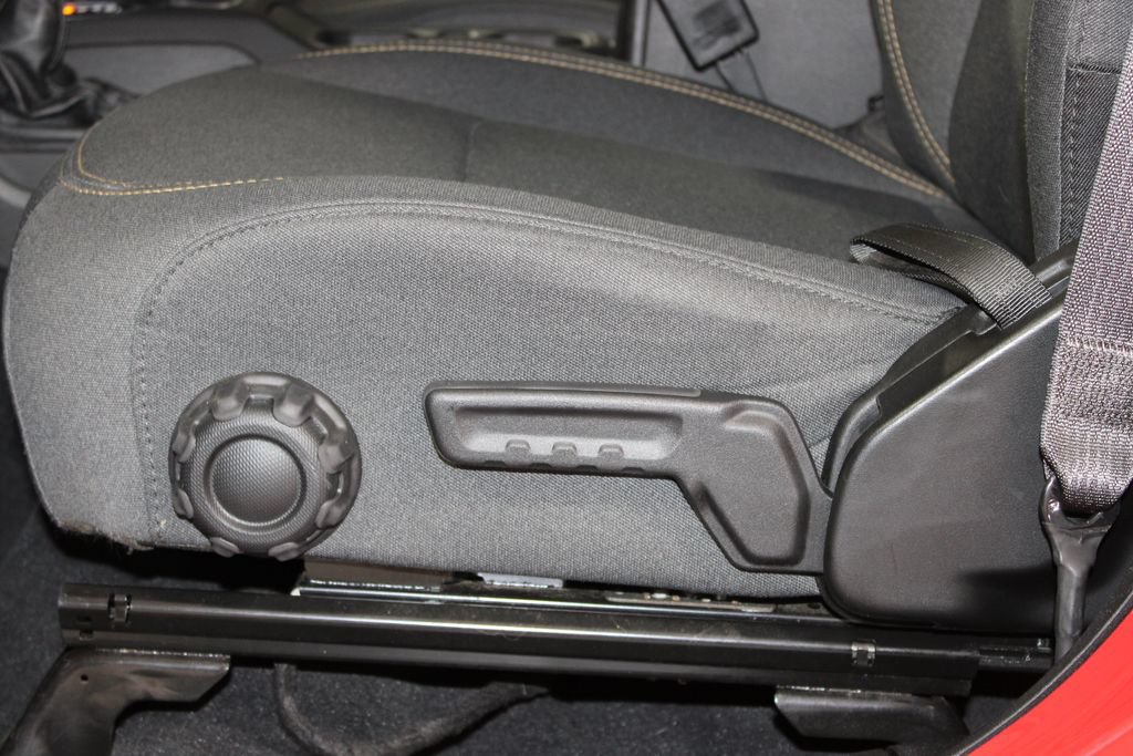 Used 2025 Jeep Wrangler Unlimited Sahara AWD/4WD image 21