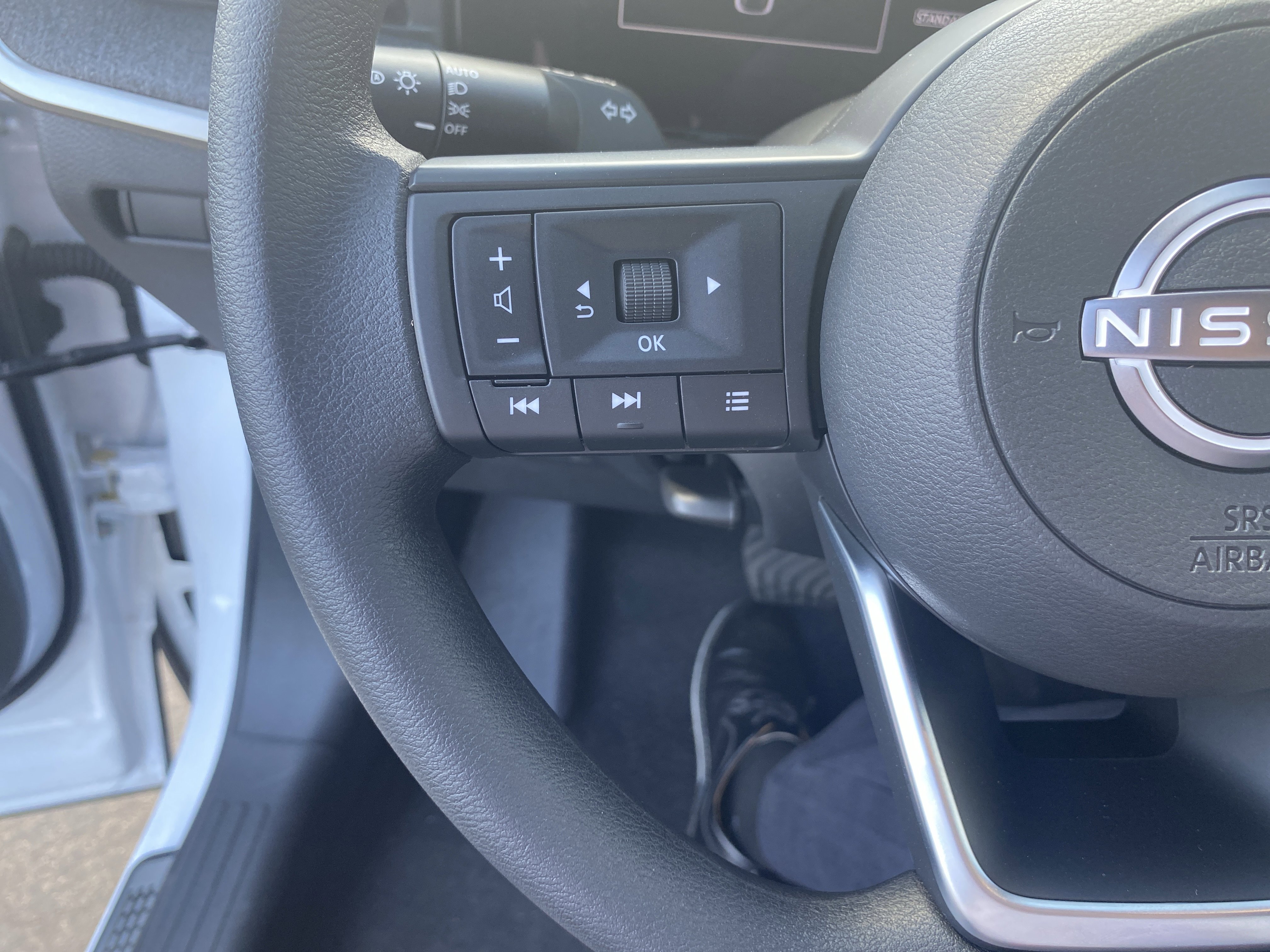 New 2025 Nissan Kicks SV w/ Illumination Package image 11