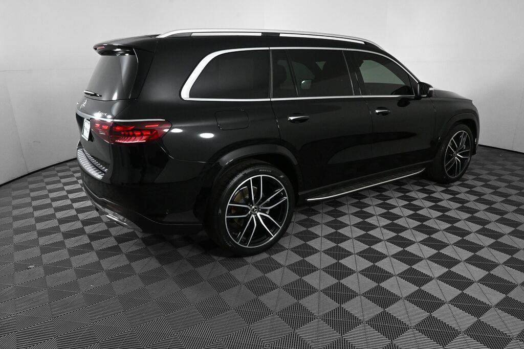 Used 2025 Mercedes-Benz GLS 580 4MATIC image 27
